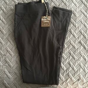 Women’s Matilda Jane XL leggings. Paid $70. Asking $30